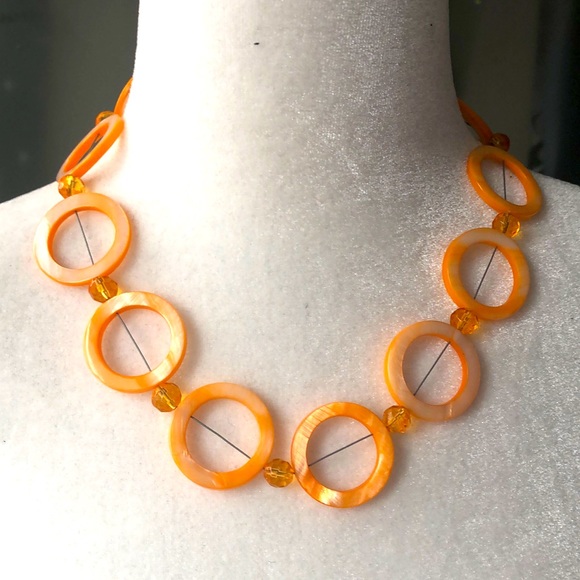 Jewelry - 2/15$ Short “O” necklace $10